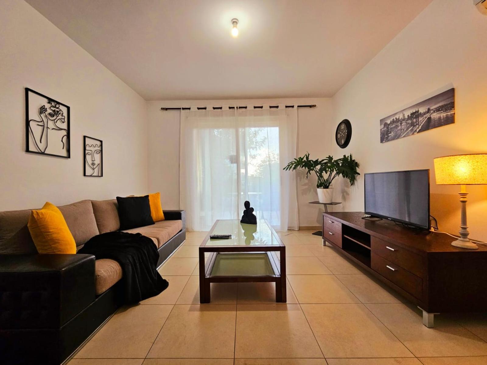 Elysia Park Apartments Paphos Exterior foto