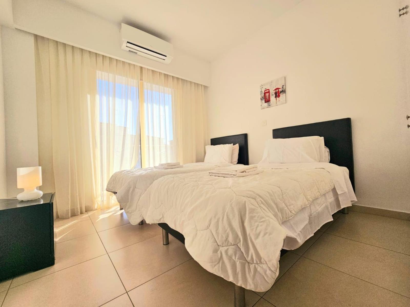 Elysia Park Apartments Paphos Cameră foto