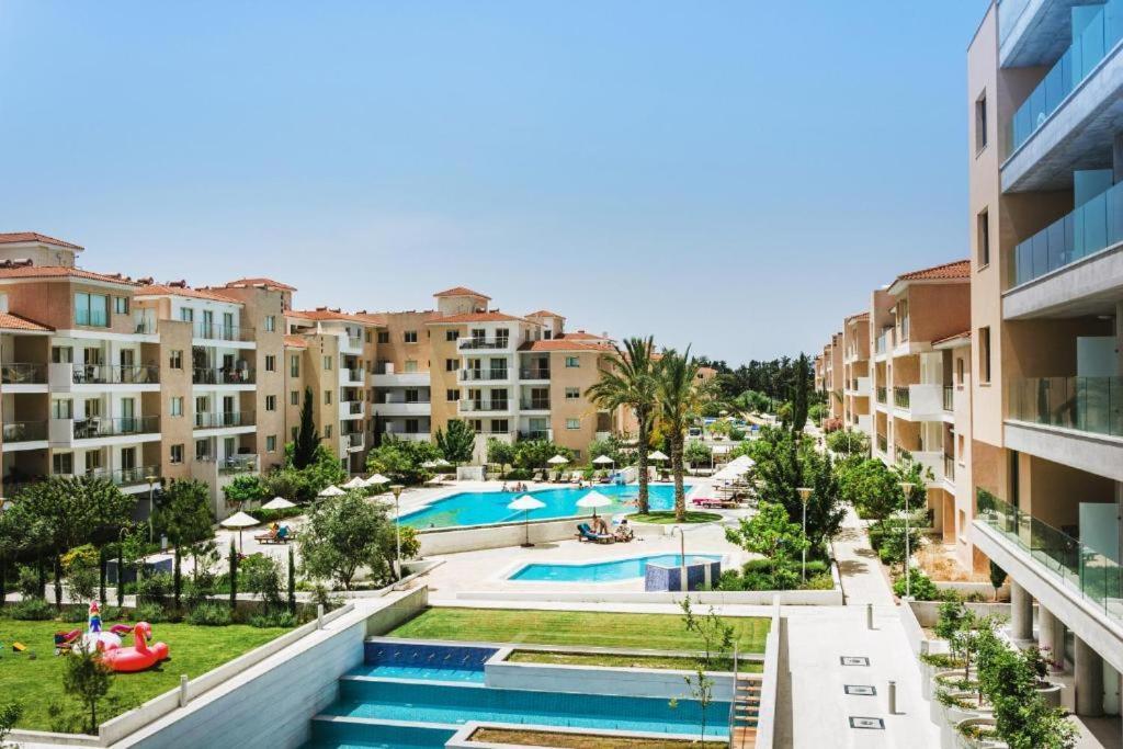 Elysia Park Apartments Paphos Exterior foto